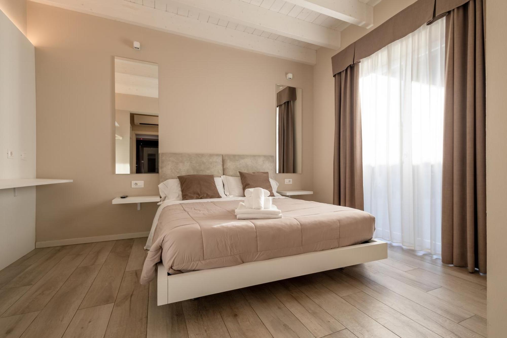 Aurora Aparthotel Peschiera del Garda Exterior foto