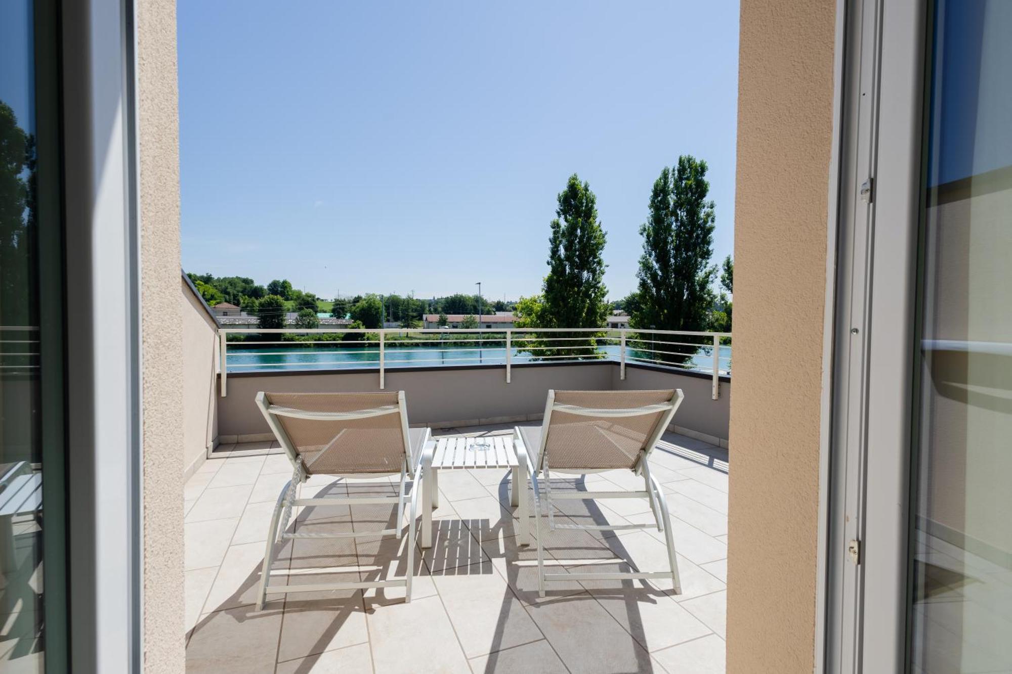 Aurora Aparthotel Peschiera del Garda Exterior foto