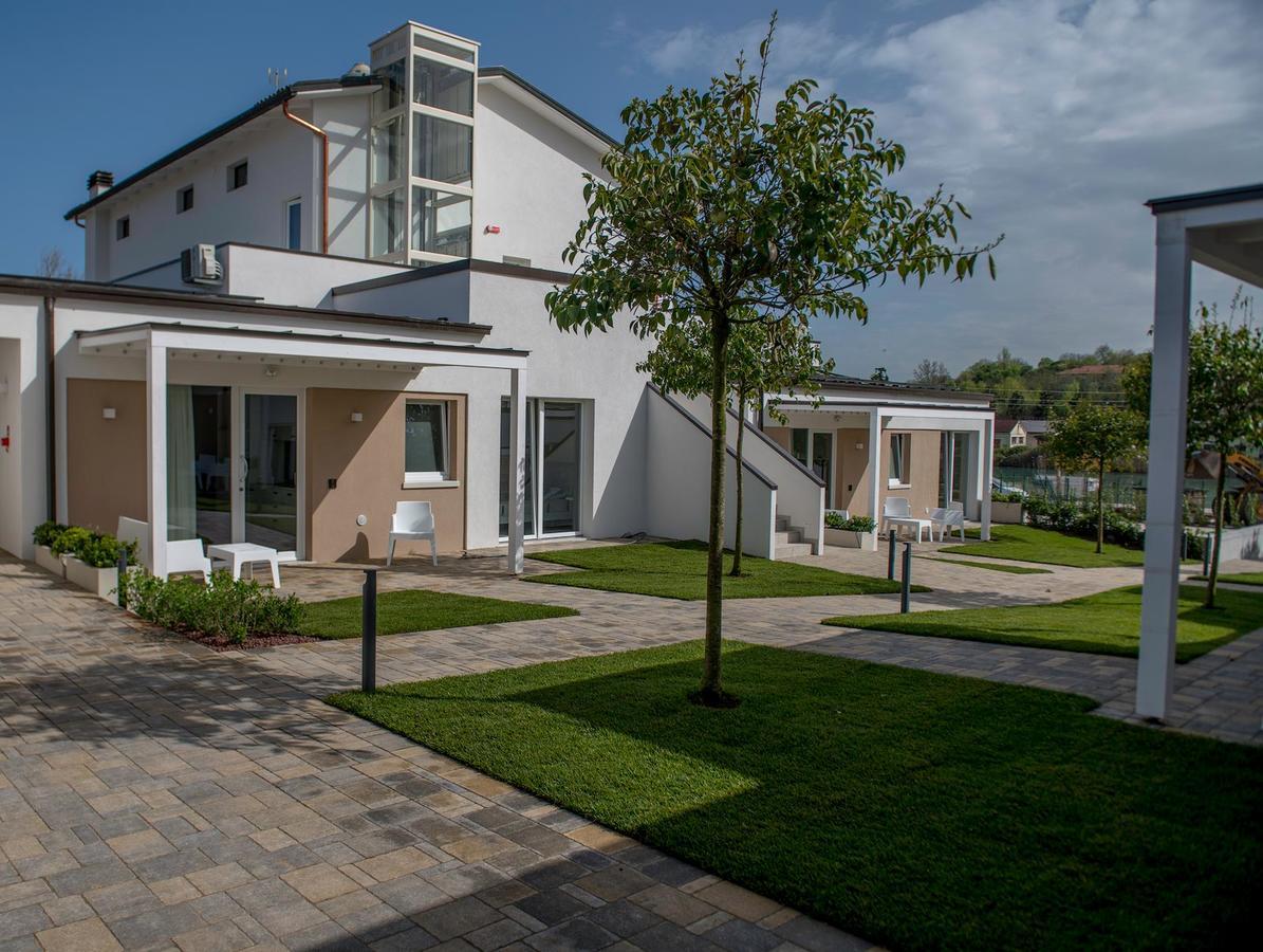 Aurora Aparthotel Peschiera del Garda Exterior foto
