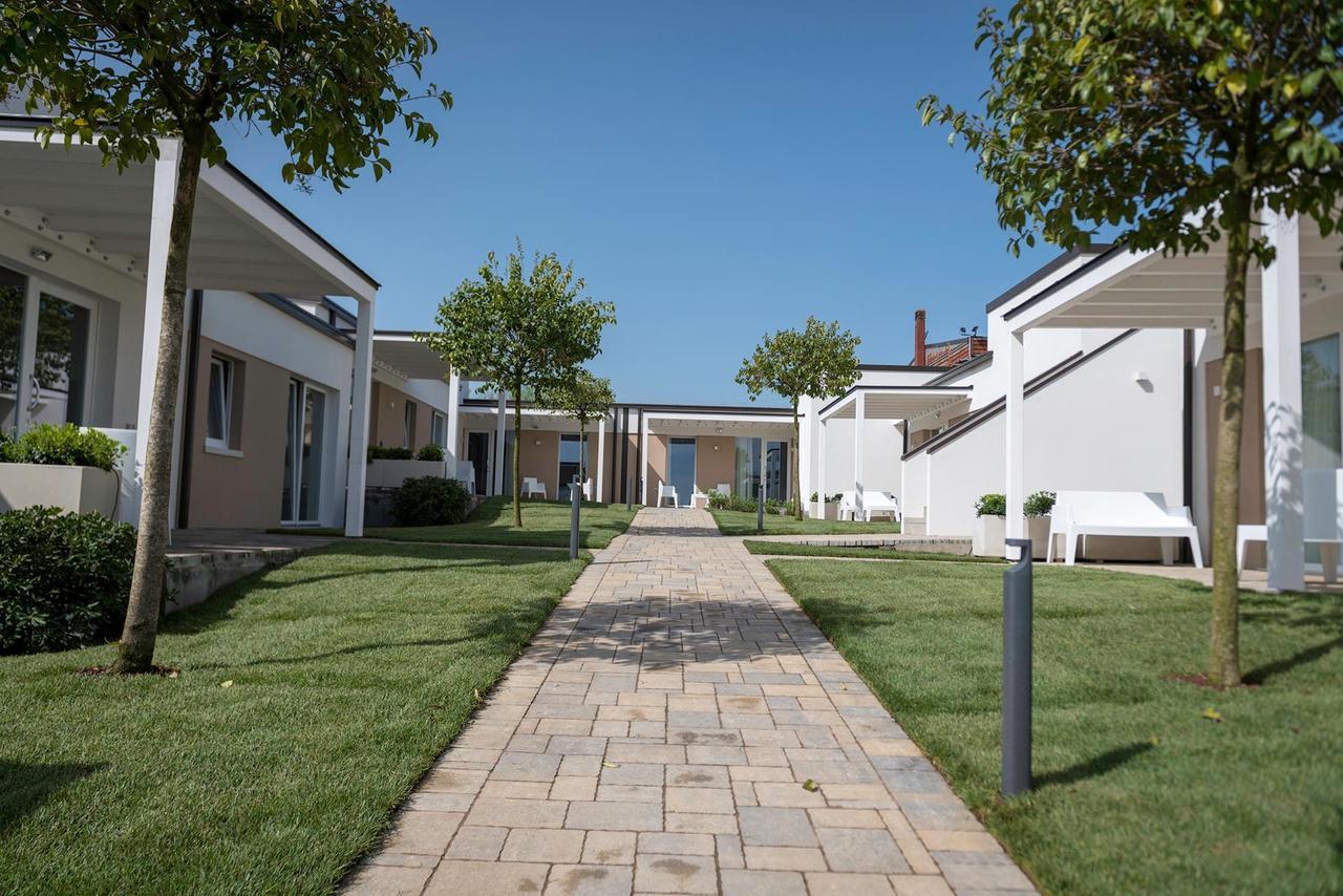 Aurora Aparthotel Peschiera del Garda Exterior foto